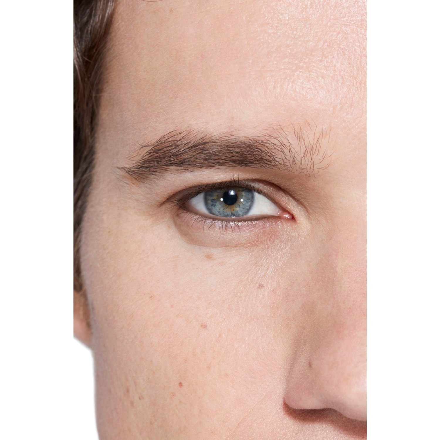 EL LÁPIZ DE OJOS 3 EN 1 PARA MÚLTIPLES LOOKS. ACABADO ULTRAMATE Y DE LARGA DURACIÓN
